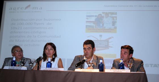 De izquierda a derecha: Felipe González, vicepresidente; soledad Dávila, secretaria general; Javier Fresneda, presidente; y Julián de Frutos, tesorero.