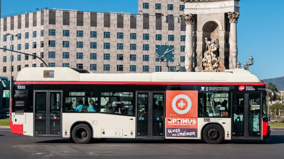 La campaña en autobuses persigue aumentar el reconocimiento de la marca Optimus entre los habitantes de Barcelona.