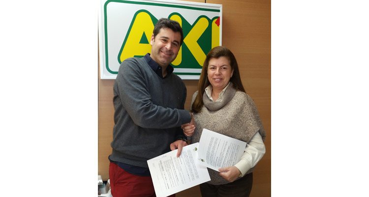Elvira Carles, de FEC, junto a Lluís Blanchar, director técnico en Akí.