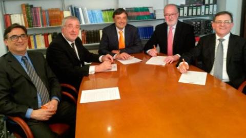 Los presidentes de las cooperativas. De izquierda a derecha: Delfí Sirvent (QFplus), Alfredo Fernández (Cofedas), Javier Calabuig (Coinfer), Javier Merino (Coanfe) y José Luis Ollo (Synergas).