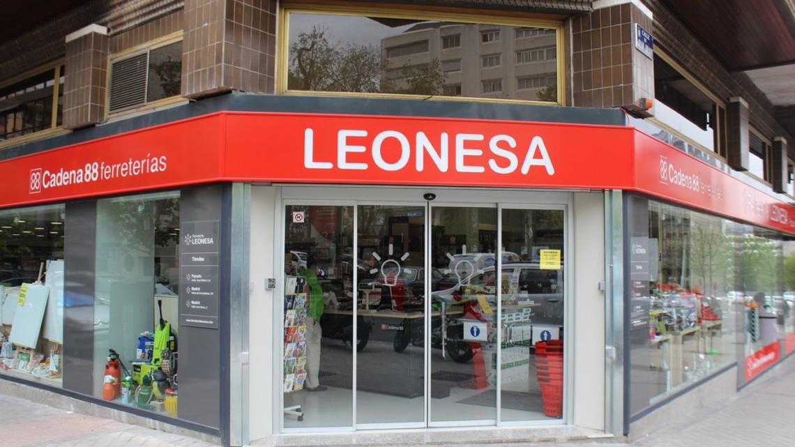 Ferretería Leonesa abrió sus puertas la pasada Semana Santa.