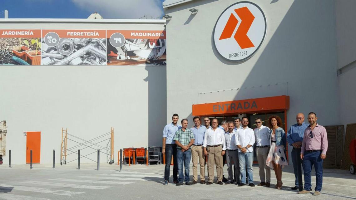 Los socios de Gesin se reunieron en las instalaciones de uno de ellos: Rampuixa Baumaterial, en Ibiza.