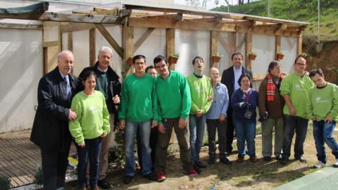 La Fundación Txema Elorza ha construido un nuevo invernadero para Down Madrid.