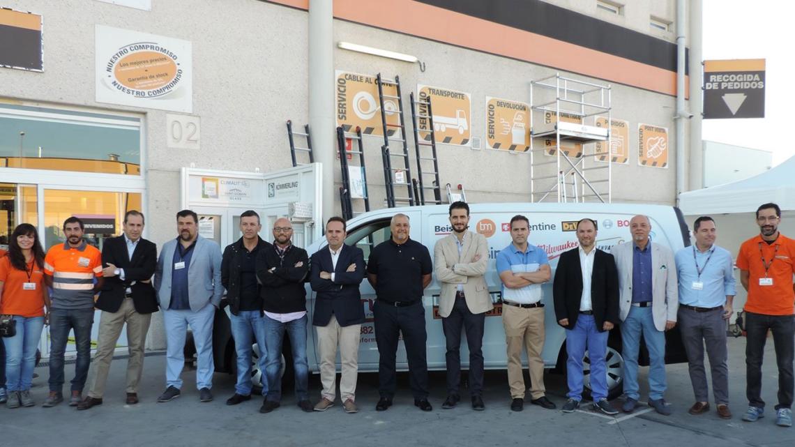 Los primeros en recibir sus premios, el pasado 11 de septiembre, fueron los clientes de los almacenes de La Plataforma de Alcalá de Henares y Alcobendas.