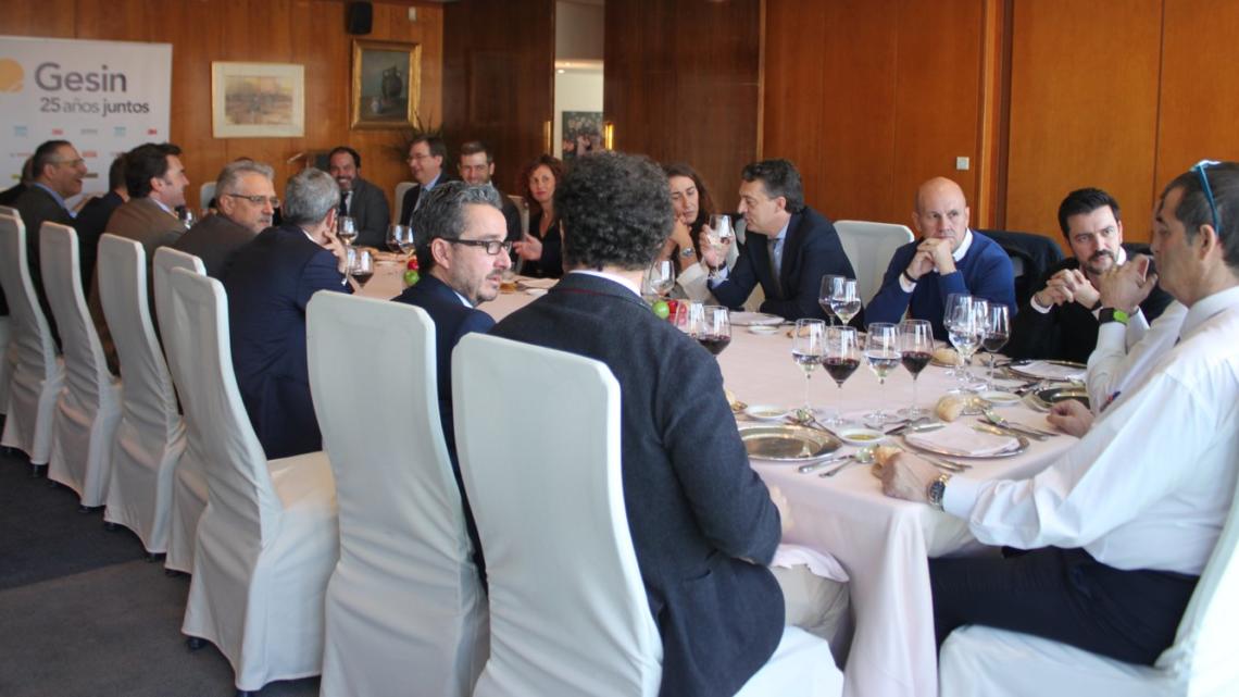 La comida se celebró en el Club Financiero Génova, de Madrid. Asociados y proveedores pudieron estrechar lazos y compartir inquietudes.