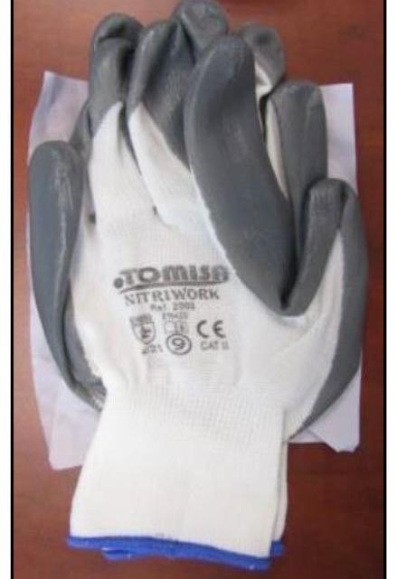 Aecosan rechazó a la importación estos guantes de protección mecánica, marca Tomisa, modelo Nitriwork, ref. 2002.