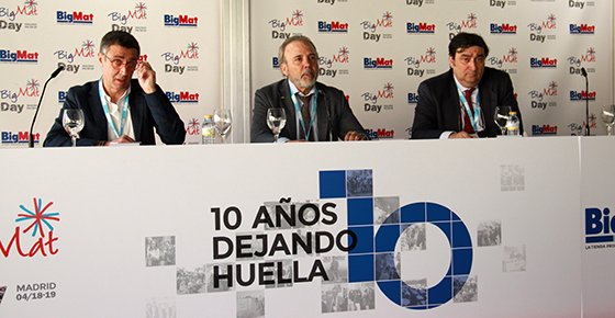De izqda. a der.: Pedro Viñas, secretario de BigMat; Francisco Moreno, presidente; y Jesús María Prieto, director general.