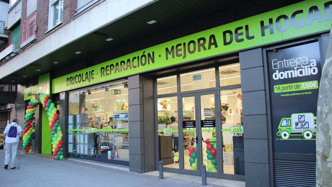 El de López de Hoyos es el tercer punto de venta de proximidad de Akí Bricolaje. Los tres están en la ciudad de Madrid.