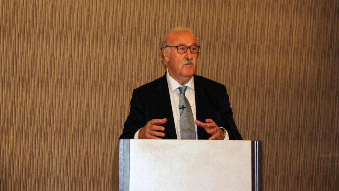 Vicente del Bosque, ex seleccionador nacional de fútbol, es el presidente de honor de la Fundación Txema Elorza desde 2012.