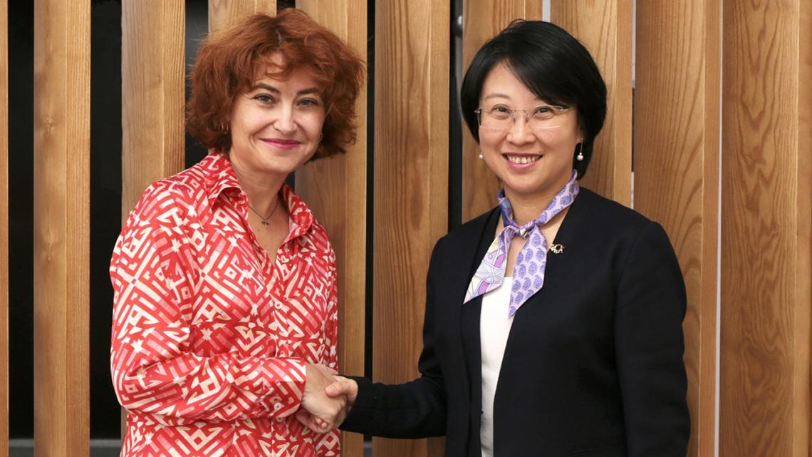 María Peña, consejera delegada de ICEX España Exportación e Inversiones, y Angel Zhao, presidenta de Alibaba Global Business Group.