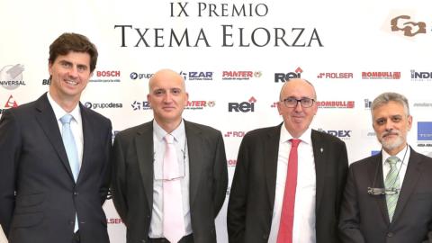 Juan Carlos (segundo por la izq.), en el IX Premio Txema Elorza.