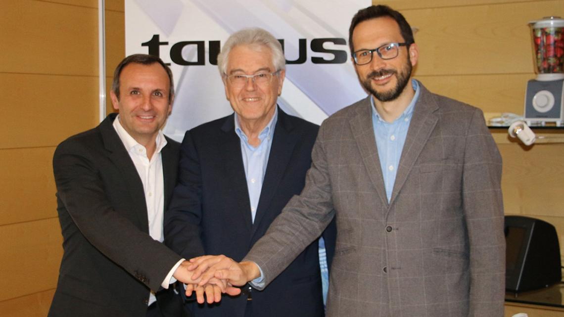 De izquierda a derecha: Joan Basagaña, Ramon Térmens y Raúl Ubric, actuales propietarios de Taurus.