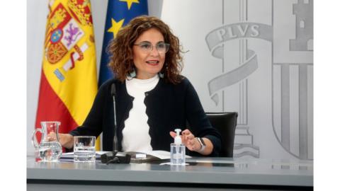 La ministra de Hacienda y portavoz del Gobierno, María Jesús Montero, durante la rueda de prensa posterior al Consejo de Ministros. (Foto: Pool Moncloa / J.M. Cuadrado).