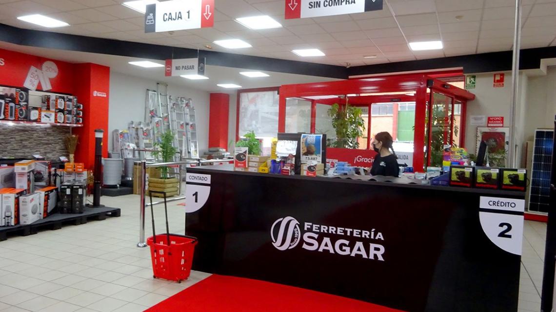 Brico Sagar dispone de seis mostradores repartidos por todo el establecimiento.