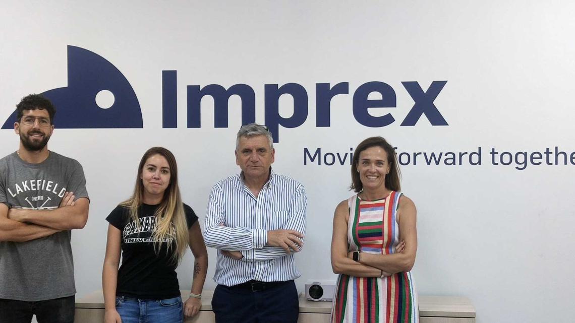 Ramón Campos (segundo por la derecha), director general de Imprex Europe, junto a Caterina Mosquera (primera por la derecha), responsable de marketing; María Bravo (marketing) y Jorge Campos (desarrollo de negocio).