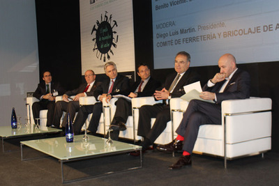 De izquierda a derecha, Benito Vicente, Balbino Menéndez, Detlev Biehl, César Navarro, Alberto García Falgás y Diego Luis Martín.