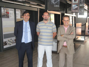 Jesús Mª Prieto, director general de BigMat (izquierda), con responsables de Materials Dorotea.