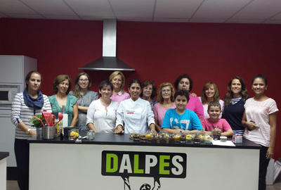 Dalpes organiza de forma periódica cursos de cocina para fidelizar a sus clientes.