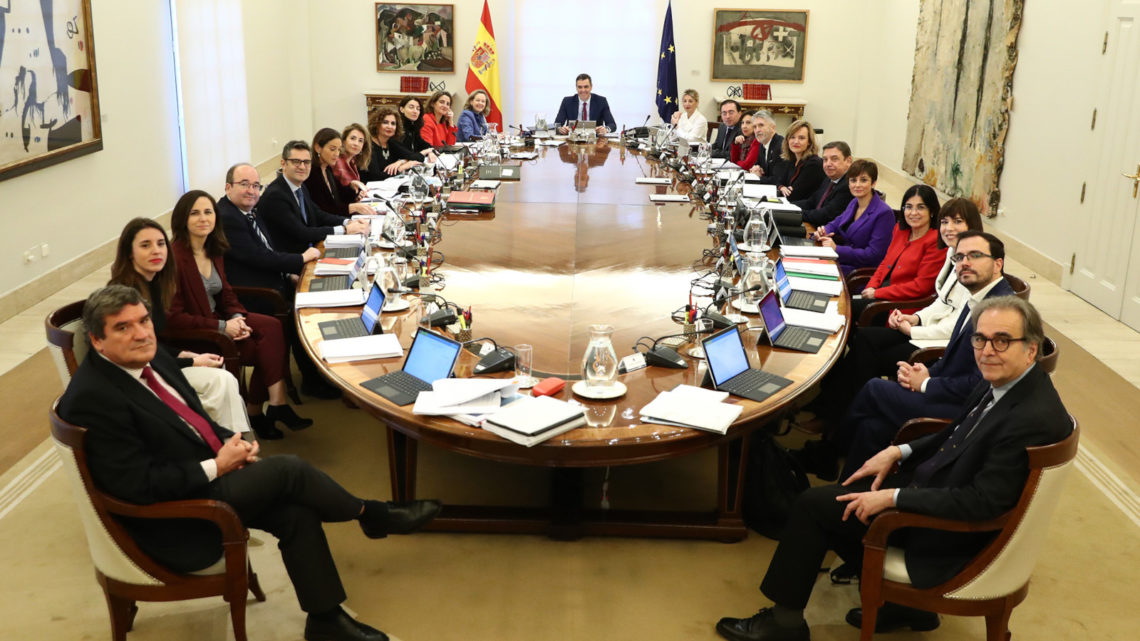 Imagen del Consejo de Ministros en el que se aprobó el nuevo impuesto. (Pool Moncloa / Fernando Calvo).