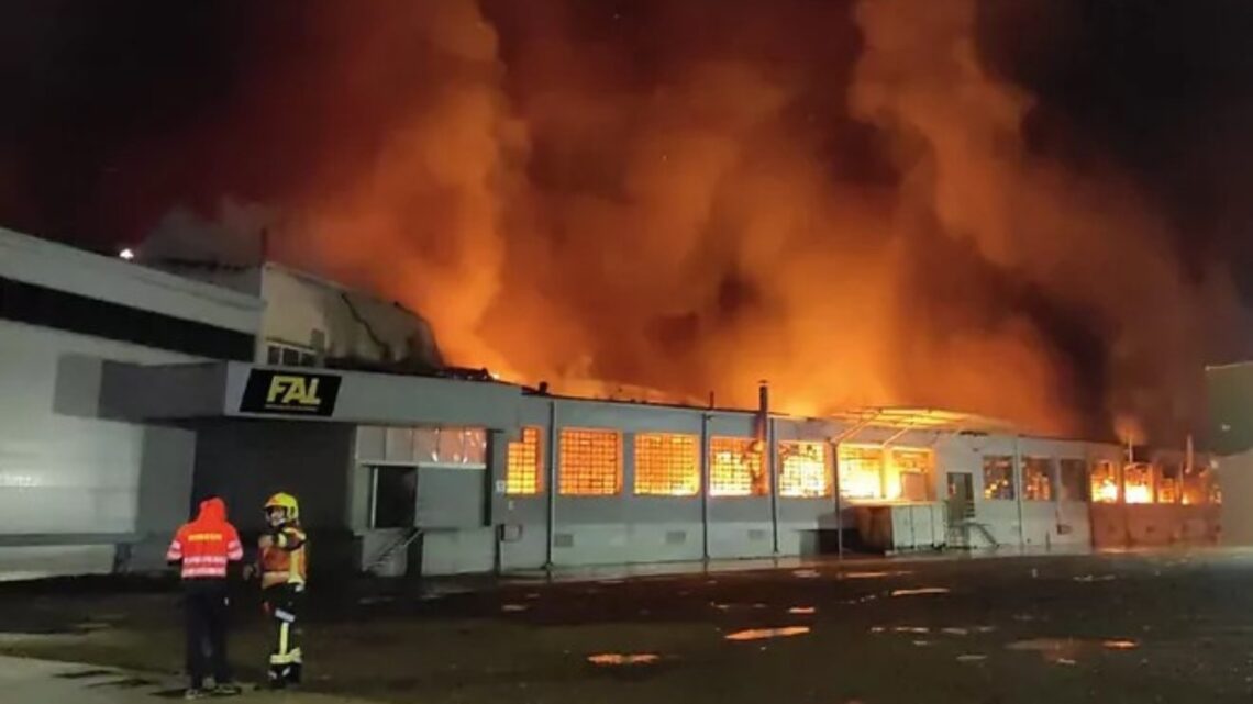 Calzados FAL sufrió el pasado viernes 1 de diciembre un incendio en su fábrica de Arnedo.