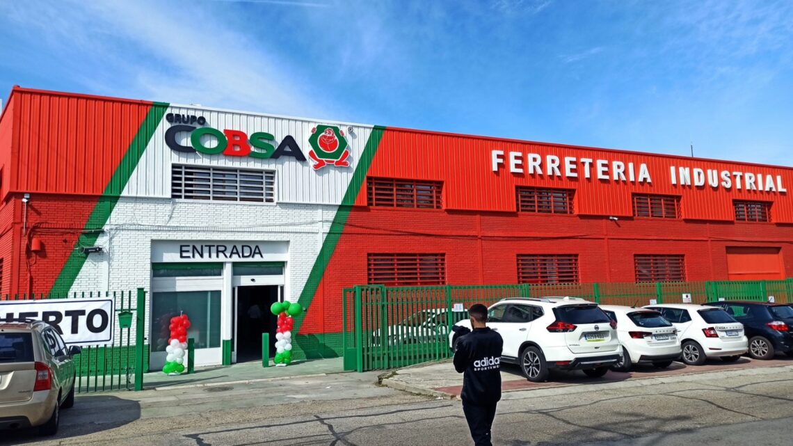 Suministros Cobsa inaugura su nueva sede en Pinto.